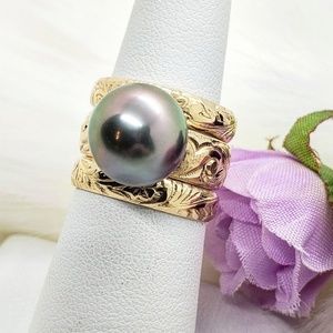 Tahitian Pearl and gold jewelry
